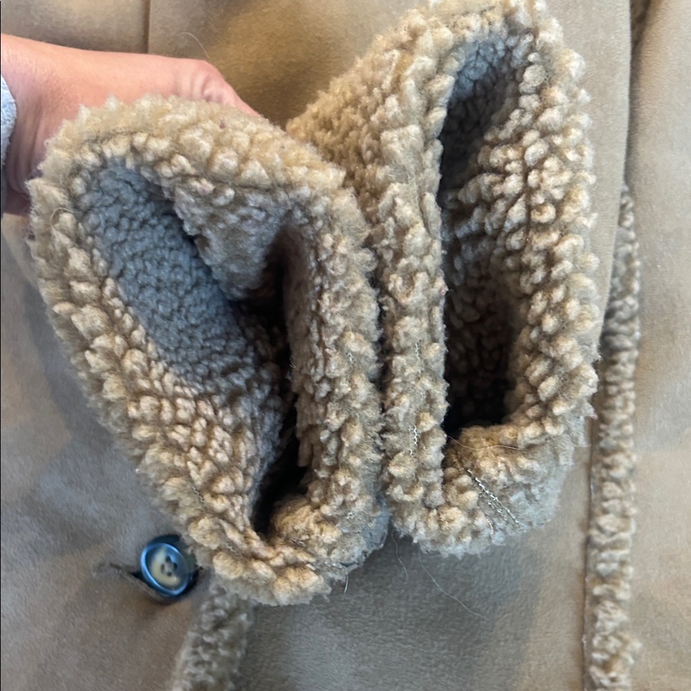 L.L. Bean women’s  Brown Shearling Coat - Picture 4 of 5
